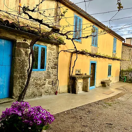 Casa Do Bidueiro Holiday home Luou